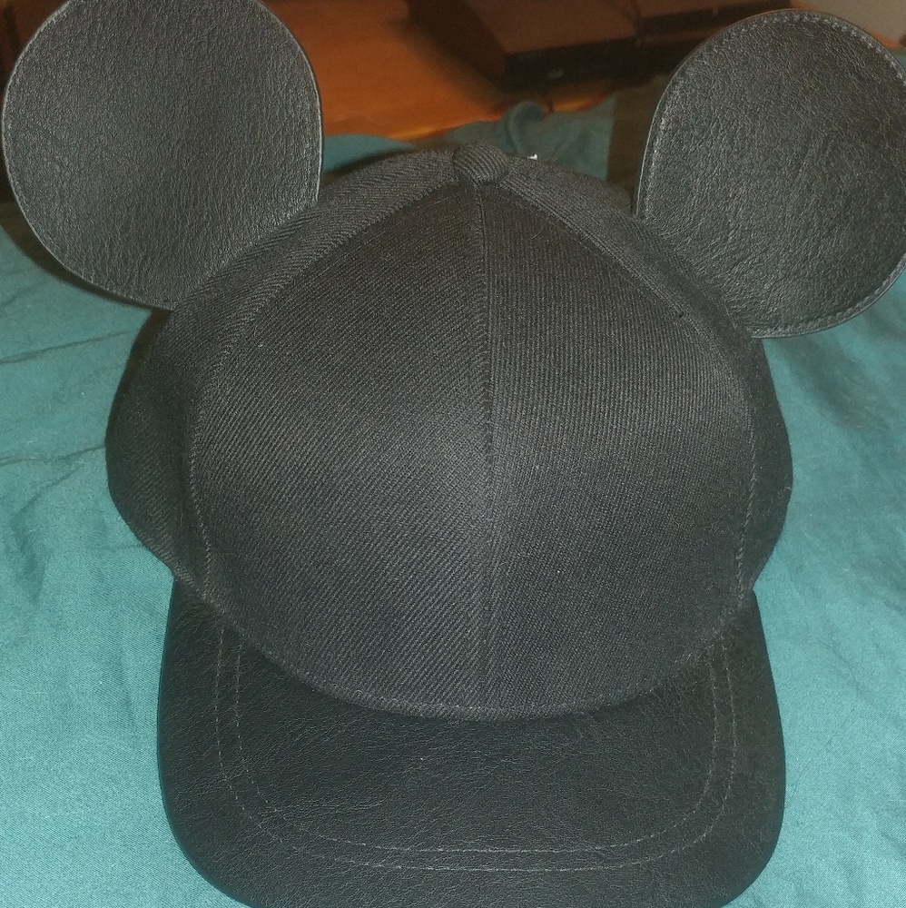 Mickey ears snapback🐭